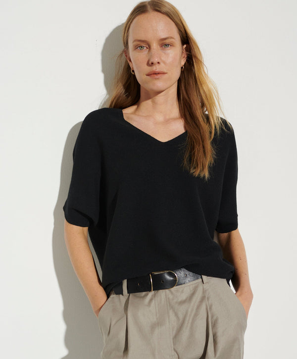Essential V Pullover